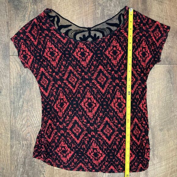 Y2K Whimsigoth Short Sleeve Top Red Black Geometric Black Lace Back Vampire sz M - Picture 8 of 9
